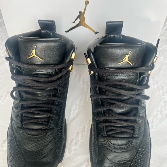 Women’s Air Jordon 12 Retro size 7 - Picture 5 of 16